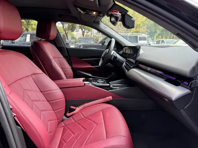 BMW 5 Series — Фото автомобиля 16
