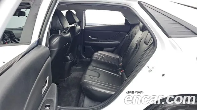 Hyundai AVANTE Avante (CN7) — Фото автомобиля 11