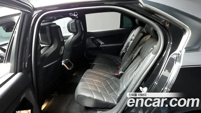 BMW 7-Series 7 серия (G70) 740i sDrive M Sport — Фото автомобиля 26