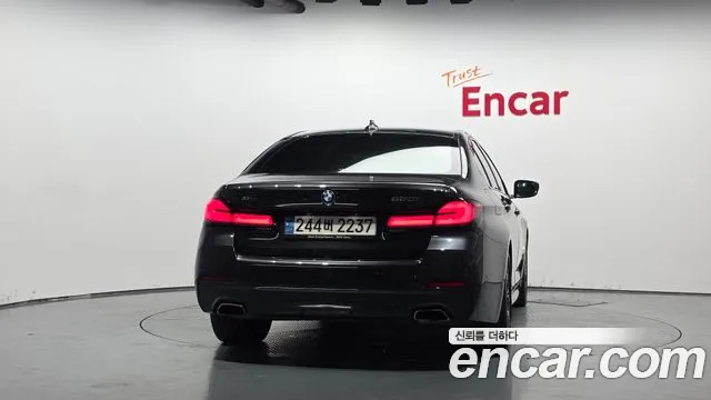 BMW 5 Series G30 — Фото автомобиля 4