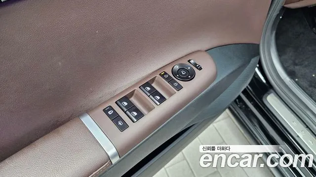 Hyundai Grandeur GN7 — Фото автомобиля 30