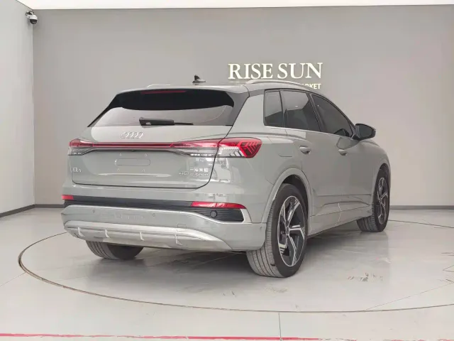 Audi Q4 e-tron — Фото автомобиля 11