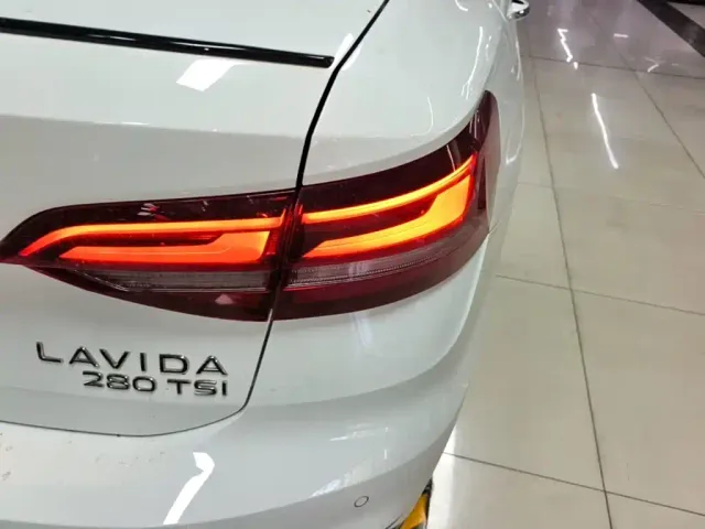 Volkswagen Lavida — Фото автомобиля 7