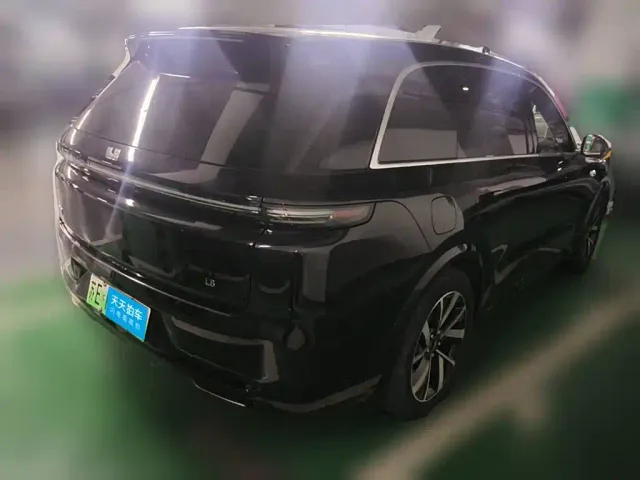 Li Auto L8 — Фото автомобиля 2