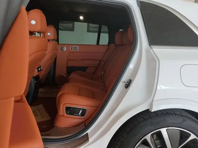 Li Auto L7 — Фото автомобиля 11