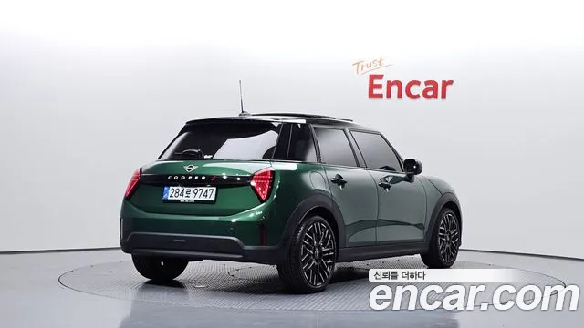 MINI Cooper 4th Gen — Фото автомобиля 2