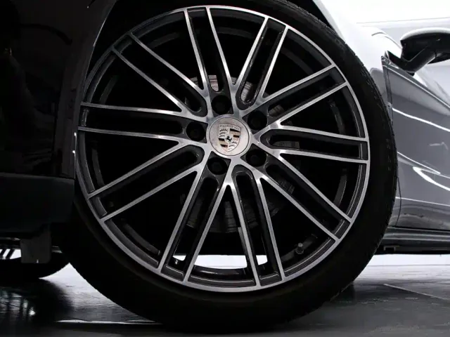 Porsche Panamera — Фото автомобиля 19