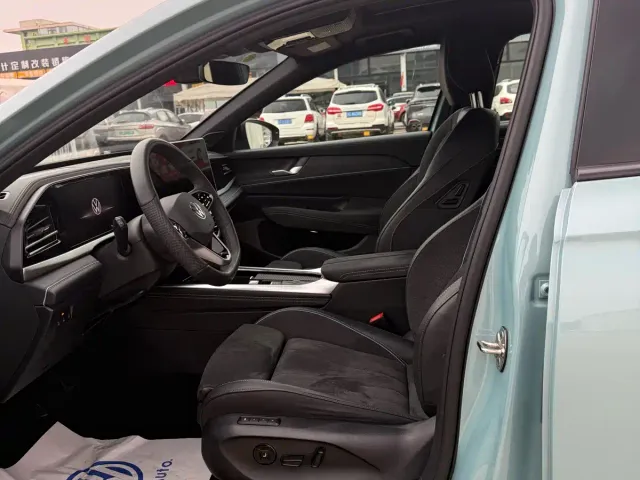 Volkswagen Passat — Фото автомобиля 4