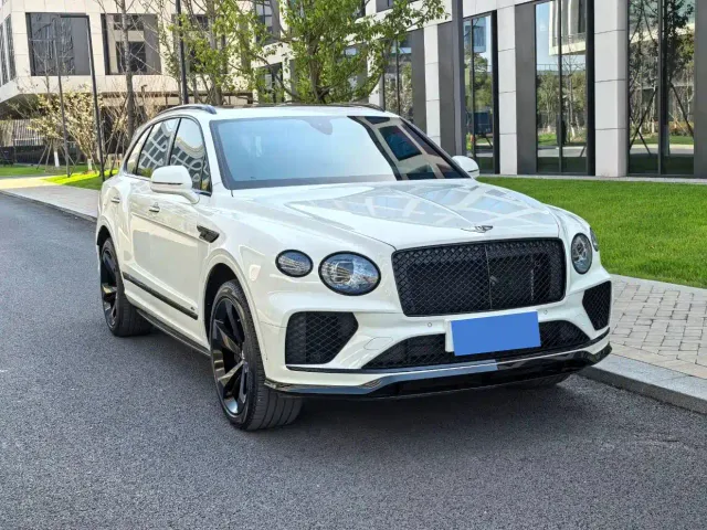 Bentley Bentayga — Фото автомобиля 3
