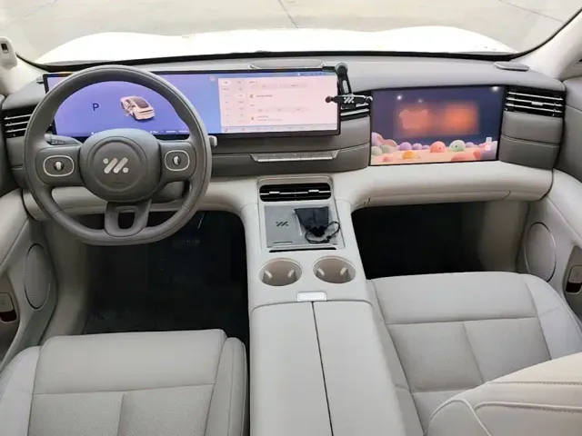 IM Motors LS6 — Фото автомобиля 9