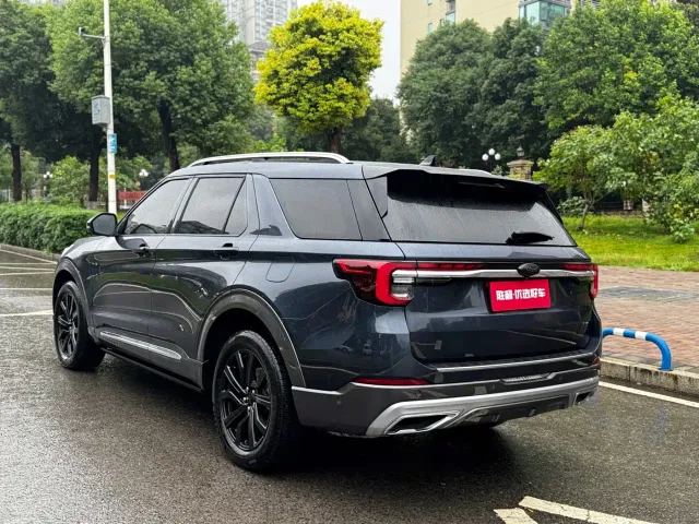 Ford Explorer — Фото автомобиля 7
