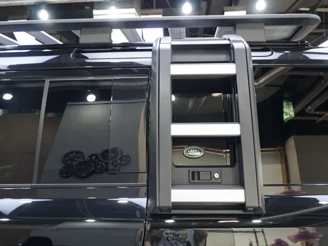 Land Rover Defender — Фото автомобиля 20
