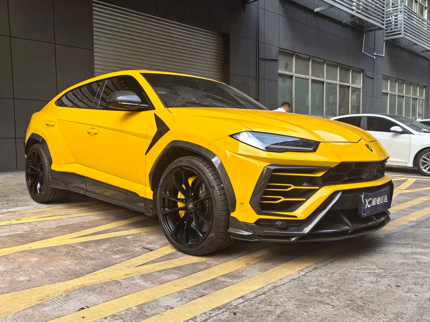Lamborghini Urus 2021 4.0T V8 — Фото автомобиля 3