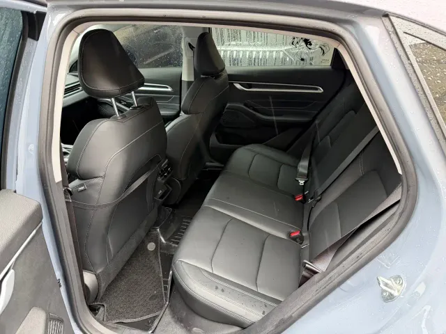 Geely Emgrand — Фото автомобиля 10
