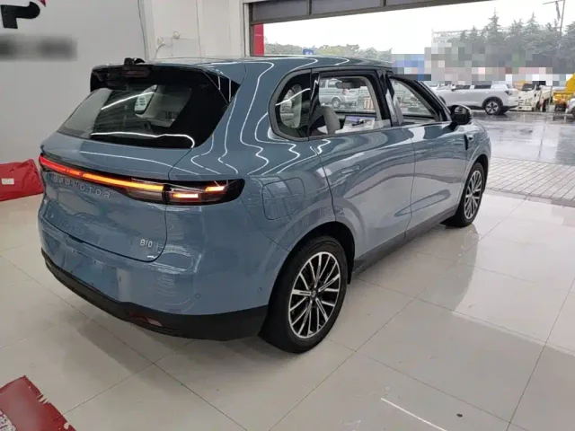 Leapmotor B10 — Фото автомобиля 6