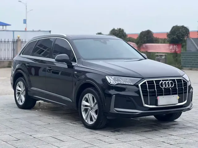 Audi Q7 — Фото автомобиля 3