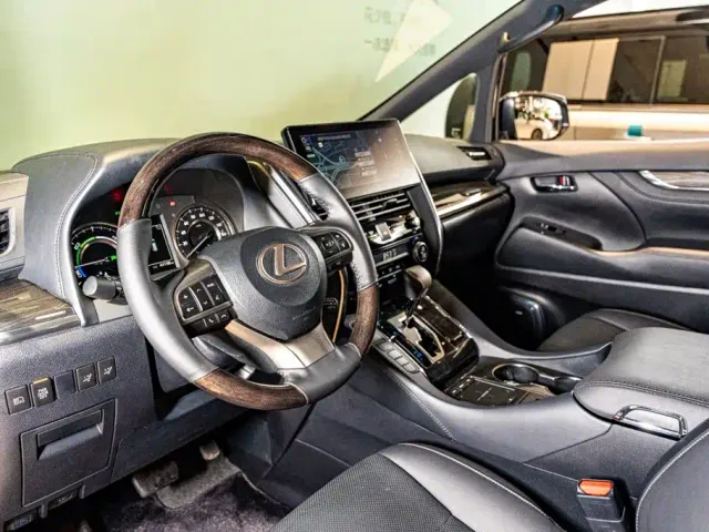 Lexus LM — Фото автомобиля 6