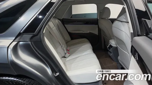 Hyundai Grandeur GN7 — Фото автомобиля 17