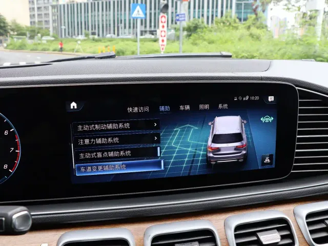 Mercedes-Benz GLS-Class — Фото автомобиля 17