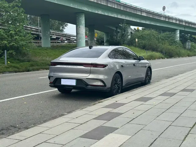 BYD Han — Фото автомобиля 7