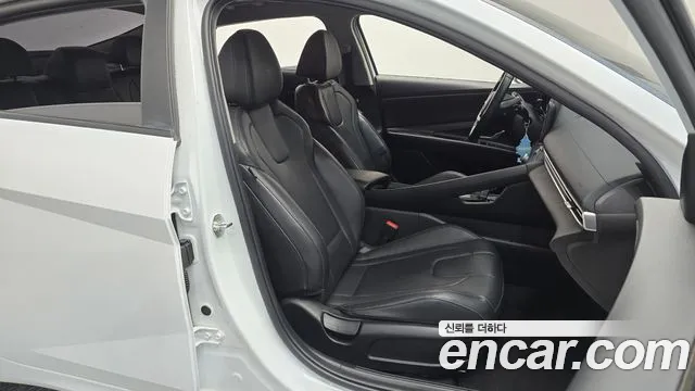 Hyundai Avante CN7 — Фото автомобиля 16