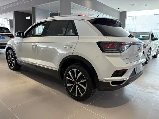 Volkswagen T-Roc — Фото автомобиля 18