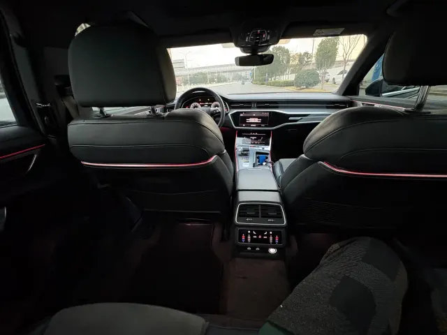Audi A6L — Фото автомобиля 13