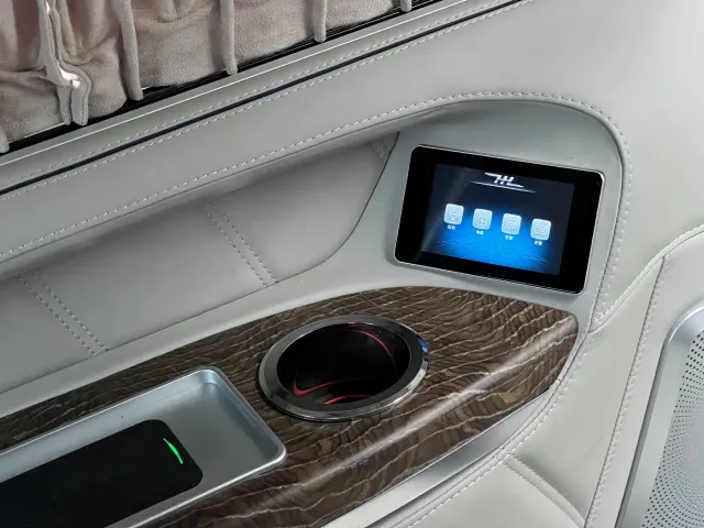 Mercedes-Benz V-Class — Фото автомобиля 22