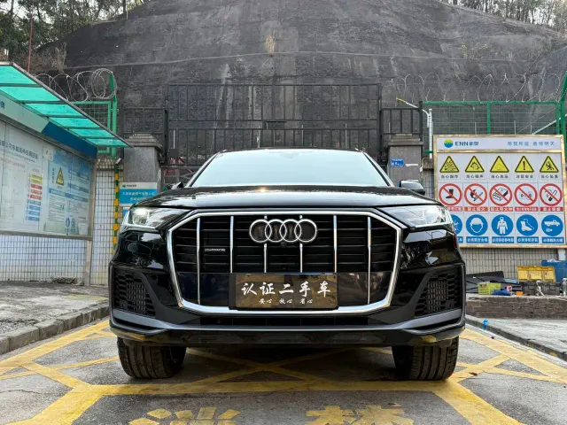 Audi Q7 — Фото автомобиля 2