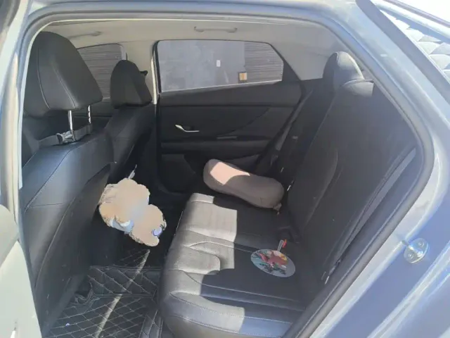 Hyundai Elantra — Фото автомобиля 16