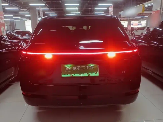 Li Auto L7 — Фото автомобиля 5