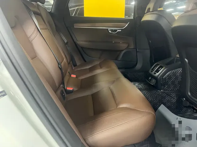 Volvo S90 — Фото автомобиля 6