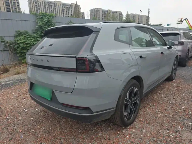 Volvo XC70 Plug-in Hybrid — Фото автомобиля 6