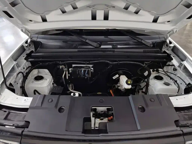 Baojun Yep — Фото автомобиля 6