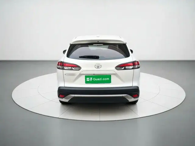 Toyota Frontlander 2023 2.0L CVT Luxury Edition — Фото автомобиля 3
