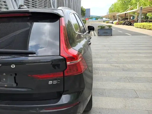 Volvo XC60 — Фото автомобиля 7
