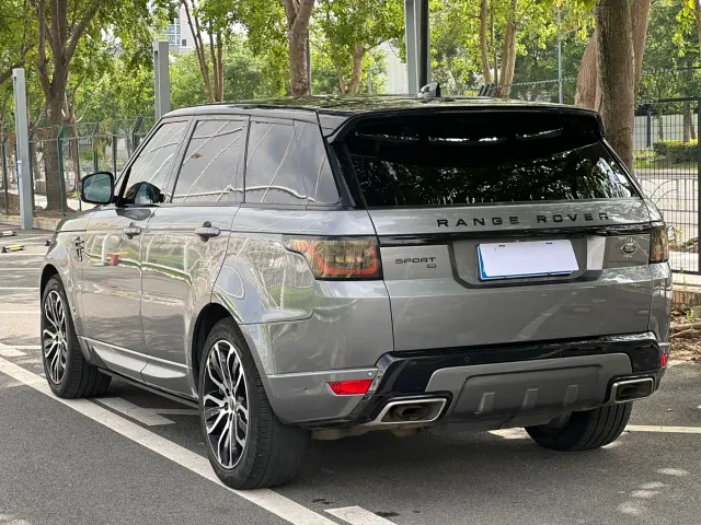 Land Rover Range Rover Sport — Фото автомобиля 4
