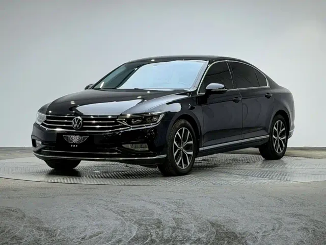 Фотография автомобиля — Volkswagen Magotan