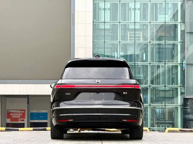 Nio ES8 — Фото автомобиля 12