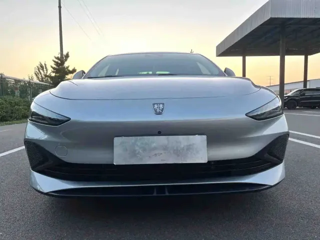 Roewe D7 — Фото автомобиля 2