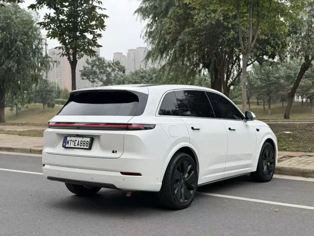 Li Auto L7 — Фото автомобиля 7