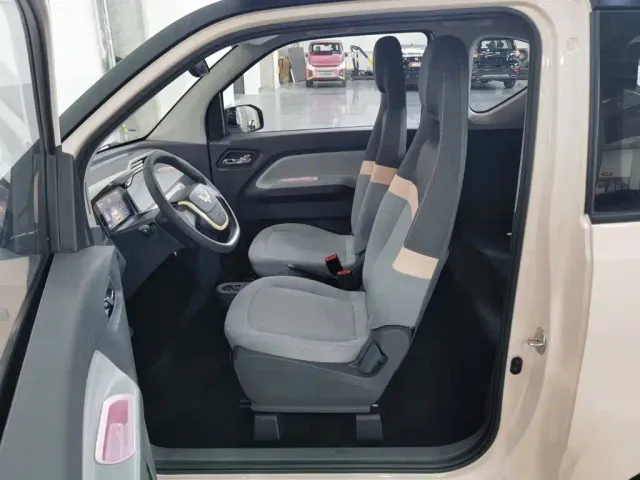 Wuling Hongguang Mini EV — Фото автомобиля 10