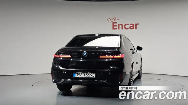 BMW 7-Series 7 серия (G70) 740i xDrive M Sport Limited — Фото автомобиля 4