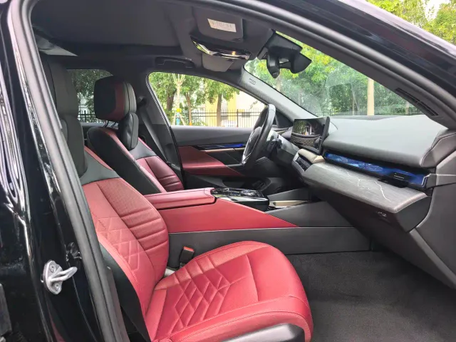 BMW 5 Series — Фото автомобиля 15