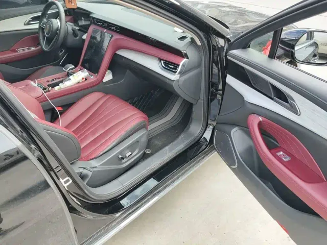 Hongqi H5 — Фото автомобиля 19