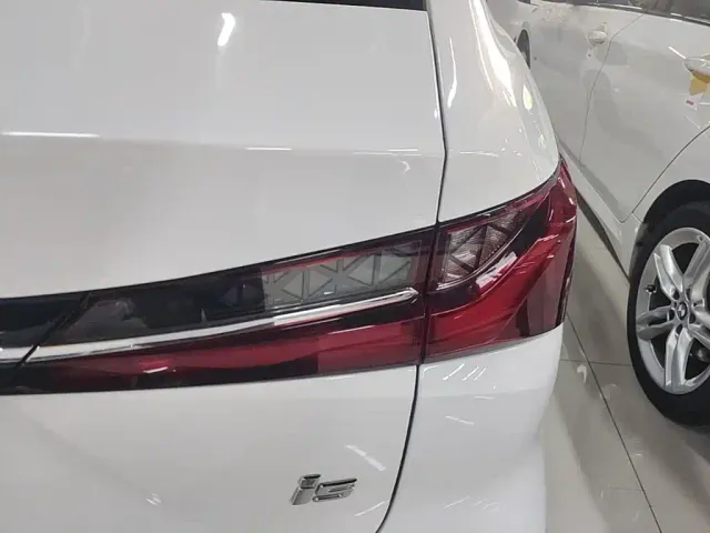 Roewe i5 — Фото автомобиля 7