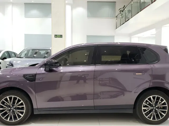 Leapmotor B10 — Фото автомобиля 13