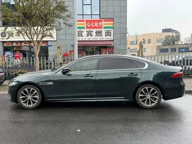 Jaguar XFL — Фото автомобиля 3