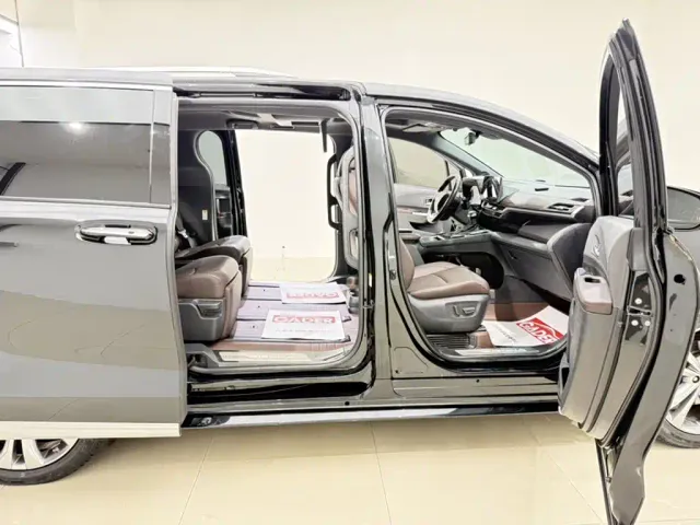Toyota Sienna — Фото автомобиля 17