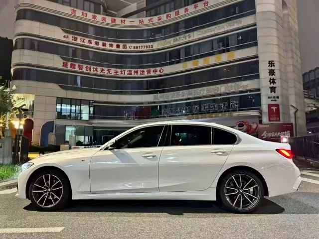 BMW 3 Series — Фото автомобиля 3
